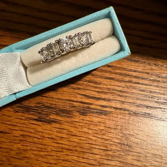 Vintage sterling silver engagement ring signed 925 DQ CZ / Size 6 - Picture 8 of 8